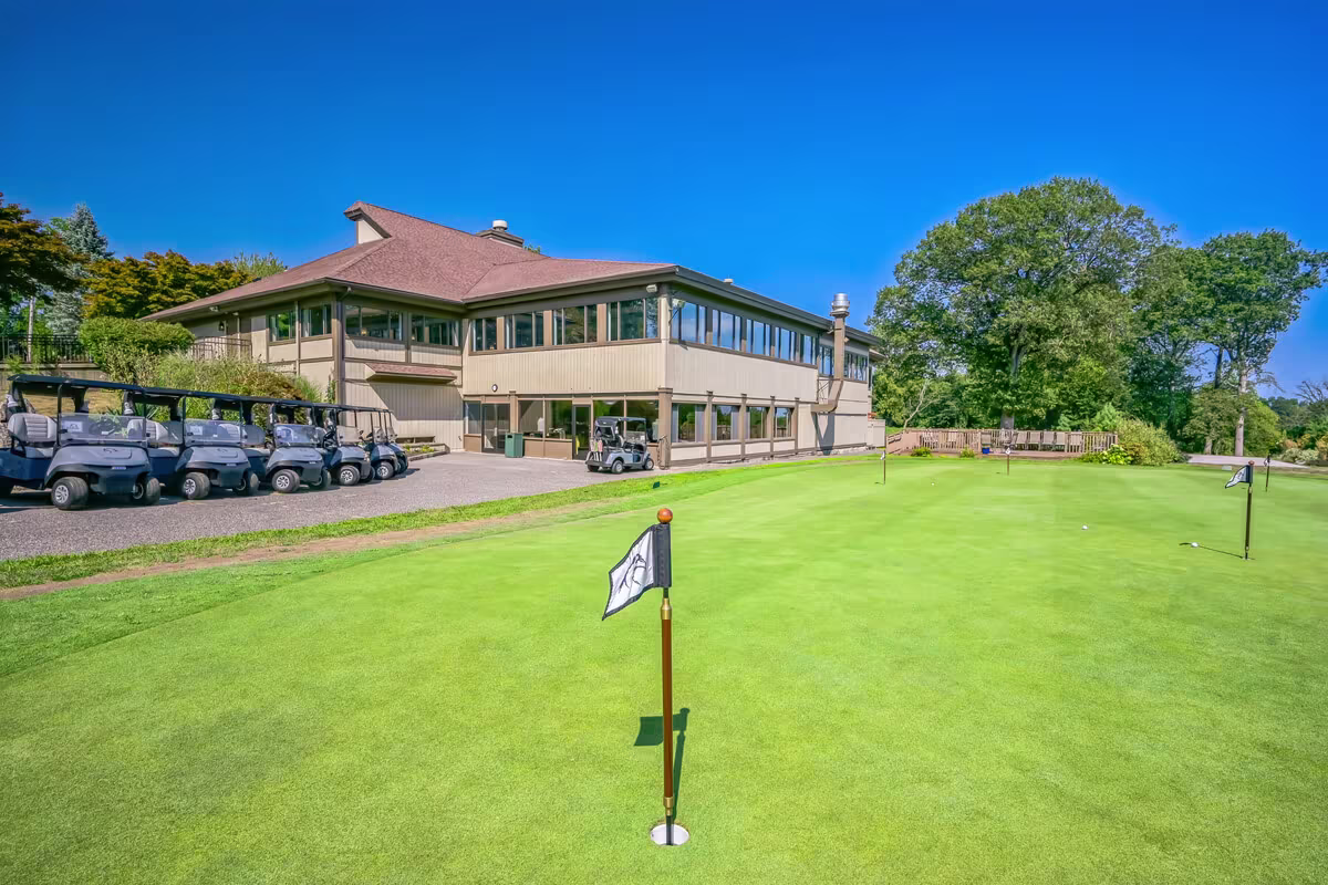 Connecticut Golf Course Bridge Loan: Time-Sensitive Acquisition